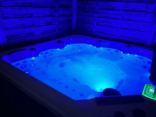 Villa Avril, Piscine, Spa, G�te D'exception, 16 Personnes