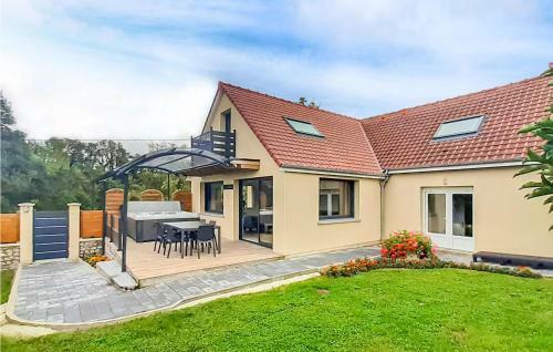 Stunning Home In Ledinghem With Jacuzzi, Sauna And Wifi