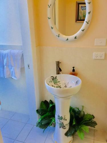 4 Ensuite Chelsea Villa Cbd-airport