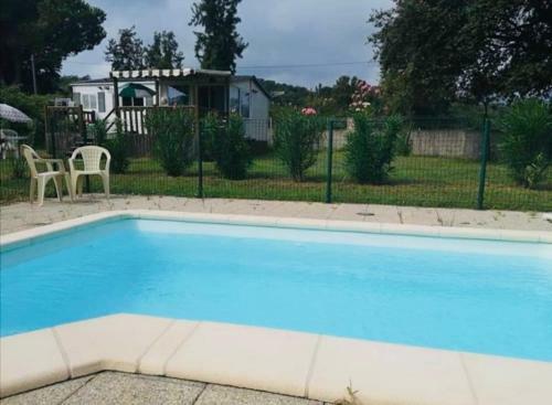 Bungalow & Piscine Prive?e - 6 Personnes.