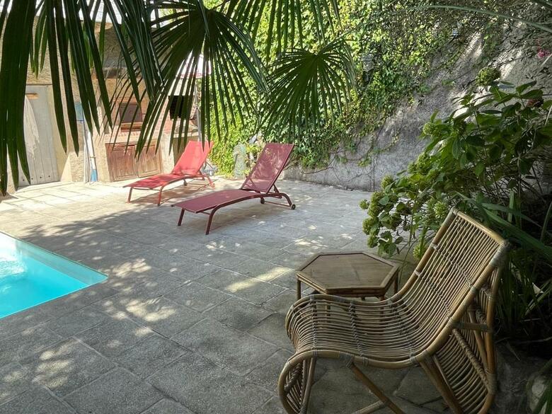 La Maison Aux Murs Anciens Et Ses Chambres