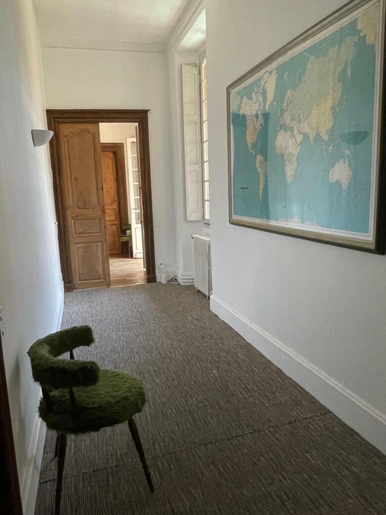 La Maison Aux Murs Anciens Et Ses Chambres