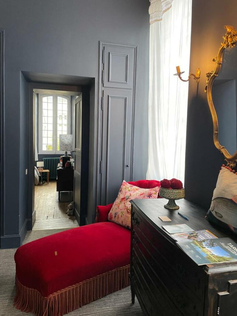 La Maison Aux Murs Anciens Et Ses Chambres