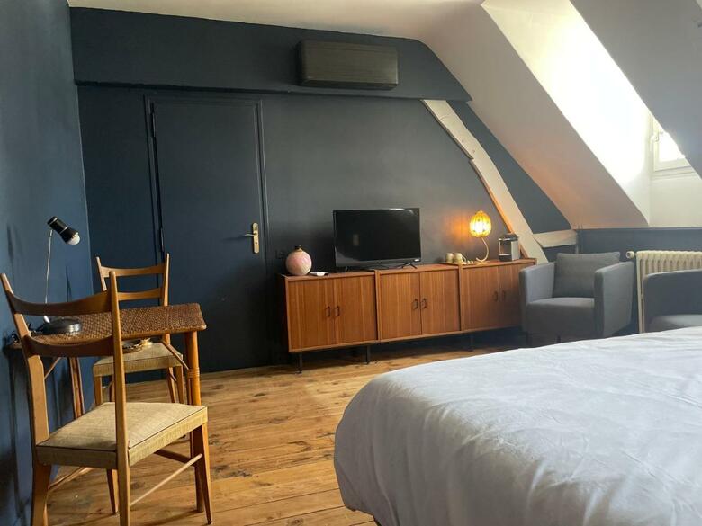 La Maison Aux Murs Anciens Et Ses Chambres