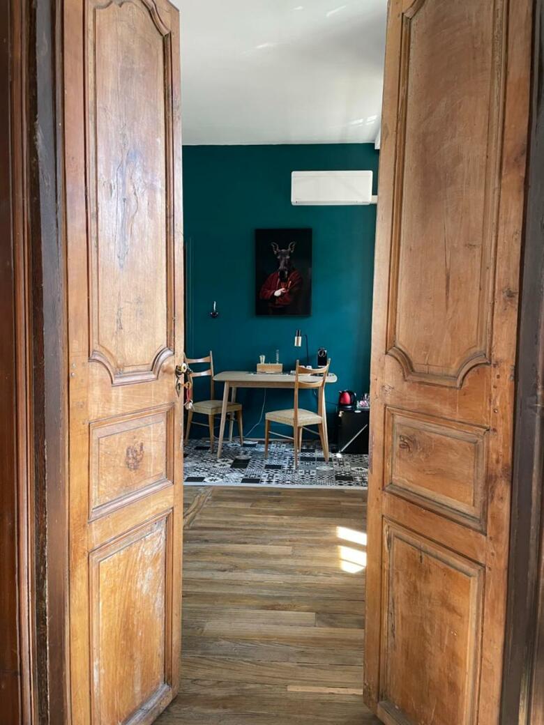 La Maison Aux Murs Anciens Et Ses Chambres