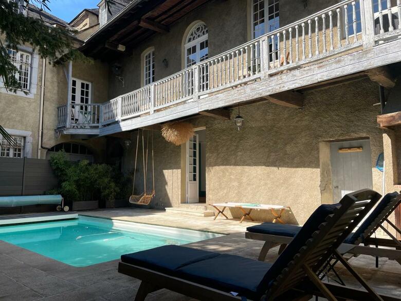 La Maison Aux Murs Anciens Et Ses Chambres