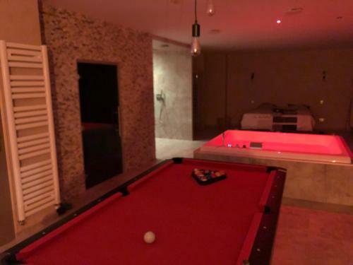 Apartamento Le Loft A Bulles (85m2 Jacuzzi Hammam Billiard Bar Douche Sauna)