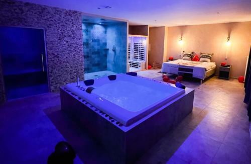Apartamento Le Loft A Bulles (85m2 Jacuzzi Hammam Billiard Bar Douche Sauna)