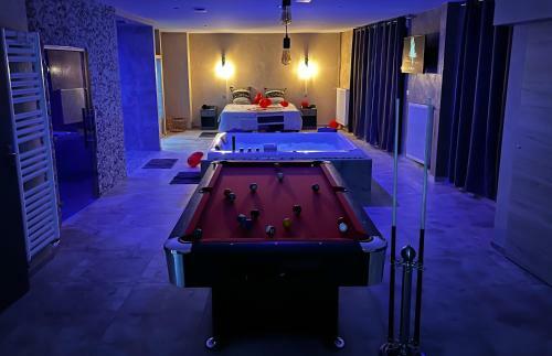 Apartamento Le Loft A Bulles (85m2 Jacuzzi Hammam Billiard Bar Douche Sauna)
