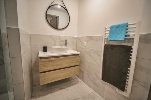 Apartamento ? Les Logis de La Tr�moille ? Cozy ? Netflix ?