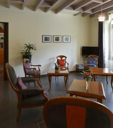 Hotel H�tel Et Appartements Les Platanes