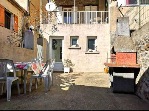 Chez Tatie Guyl�ne