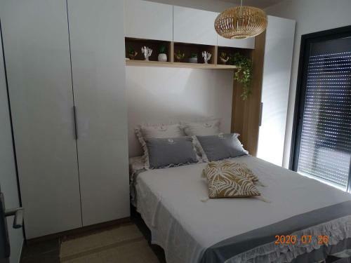 Apartamento Proche P�z�nas, Tr�s Bel Appartement, Commerces
