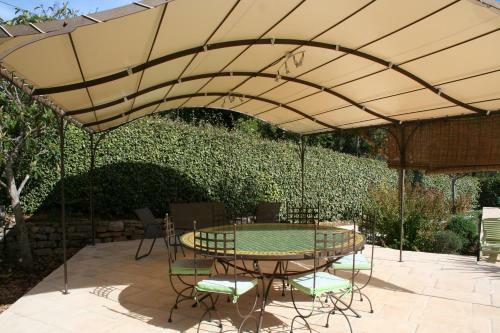 Bed & Breakfast Le Mas Des Tarentes Chambres D'h�tes