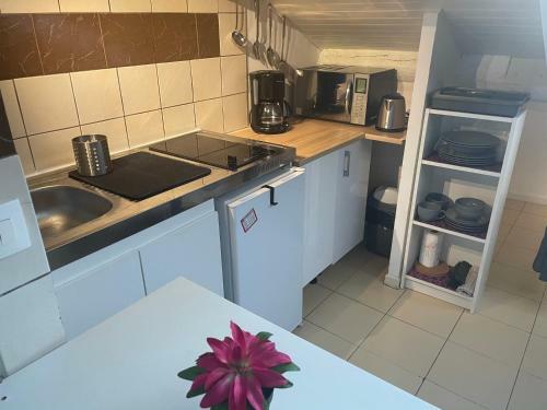 Apartamento Studio Mansard� Place Libert� Et Gare de Toulon