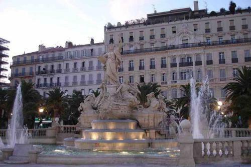 Apartamento Studio Mansard� Place Libert� Et Gare de Toulon