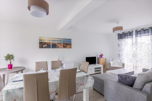 Flochou�t - Maison Avec Jardin - Tr�livan Proche Dinan
