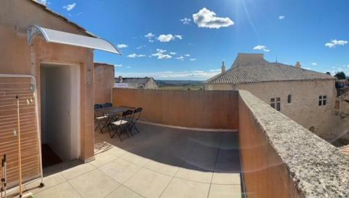 Agr�able Maison de Village Avec Toit Terrasse.