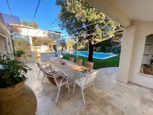 Villa Propri�t� Exceptionnelle � 25km D?aix En Provence - 8 Guests