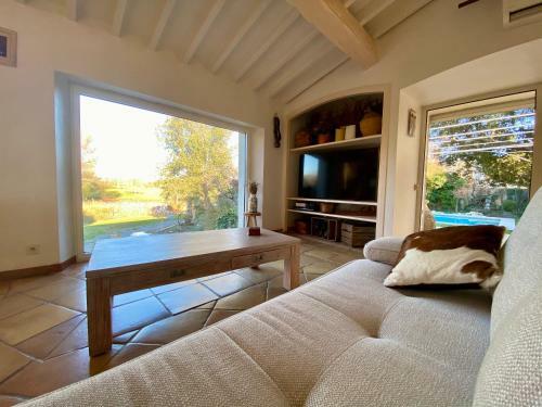 Villa Propri�t� Exceptionnelle � 25km D?aix En Provence - 8 Guests