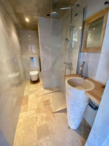 Villa Propri�t� Exceptionnelle � 25km D?aix En Provence - 8 Guests