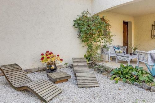 Hostal Villa Les Lucioles