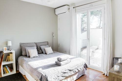 Hostal Villa Les Lucioles