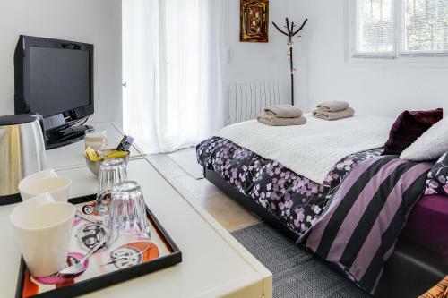 Hostal Villa Les Lucioles