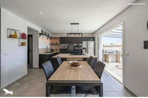 Villa Avec Piscine Au Calme 6 Personnes