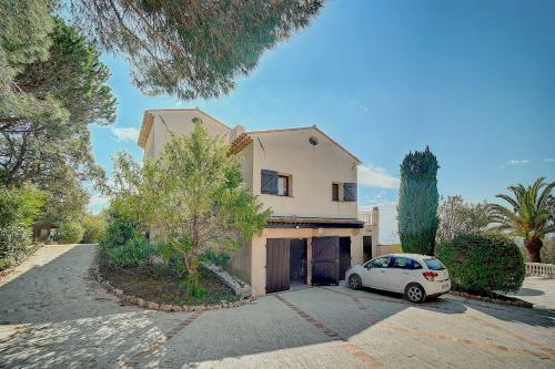 Immogroom- Villa- Pool - Sea View - Parking - Independence Congressbeaches