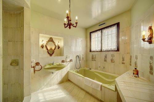 Immogroom- Villa- Pool - Sea View - Parking - Independence Congressbeaches