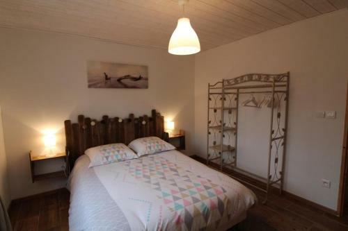 Logement, Rez-de-jardin D?une Maison, Or�e Du Bois