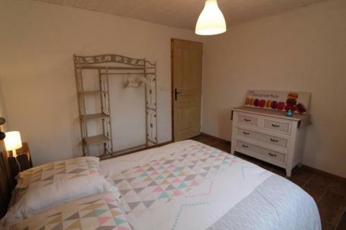 Logement, Rez-de-jardin D?une Maison, Or�e Du Bois