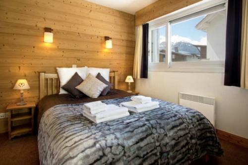 Large Central 2 Bedroom Apartment - Up To 6 Guests