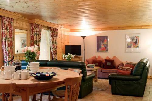 Central 3 Bedroom Apartment - 100m From Ski Lifts