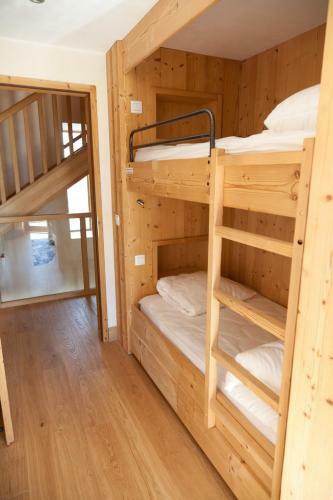 Chalet De La C�me