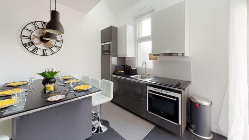 Paris House
