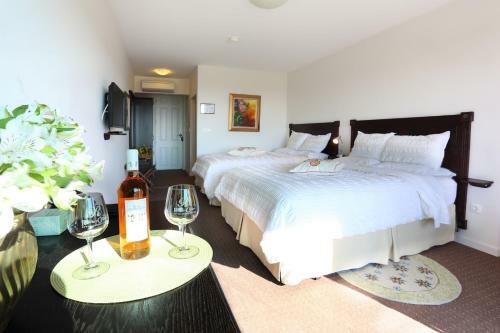 Seven Generations Winery Hotel