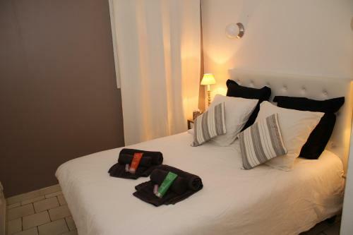 Apartamento Coquet T2 ,terrasse,parking ,4 Kms D Avignon