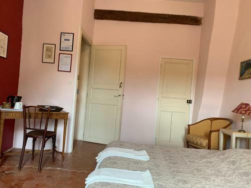 Hostal La Sarrasine