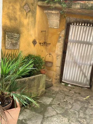 Hostal La Sarrasine