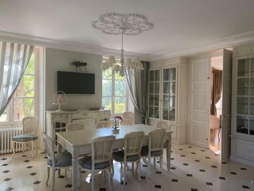 Villa Demeure de Prestige Avec Piscine Chauff�e Et Spa