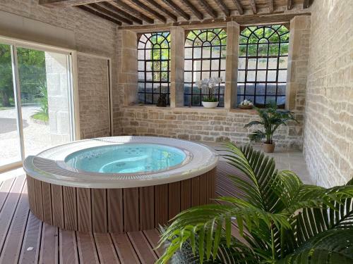 Villa Demeure de Prestige Avec Piscine Chauff�e Et Spa