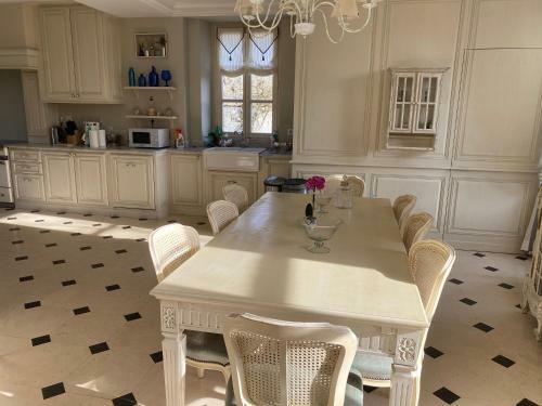 Villa Demeure de Prestige Avec Piscine Chauff�e Et Spa