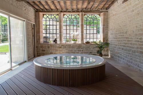 Villa Demeure de Prestige Avec Piscine Chauff�e Et Spa