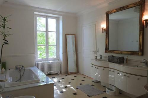 Villa Demeure de Prestige Avec Piscine Chauff�e Et Spa