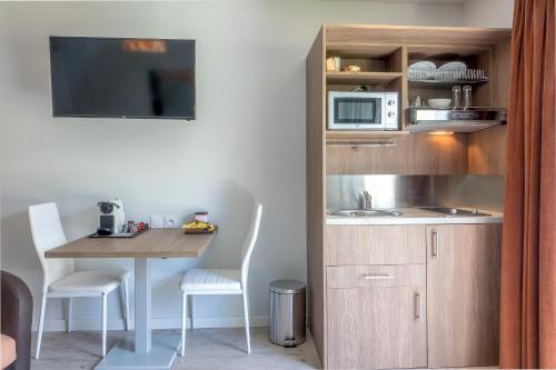 Domaine Des Pierres Dor�es