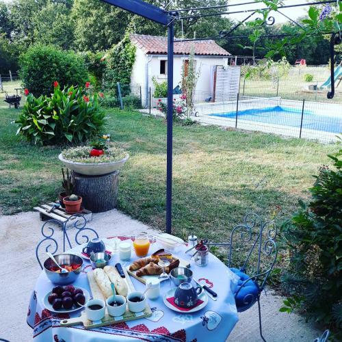 Bed & Breakfast Domaine Du Pompinaud Accessible Pmr