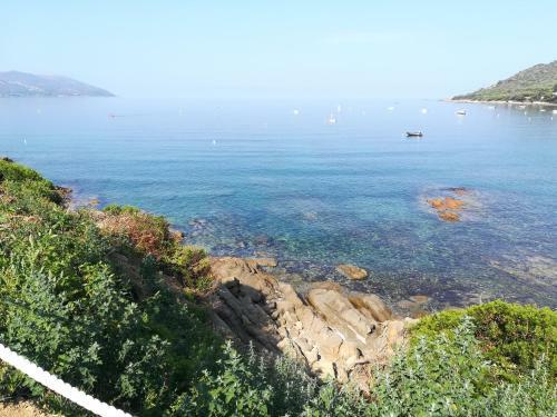 Villa Pieds Dans L'eau Avec Acc�s Mer