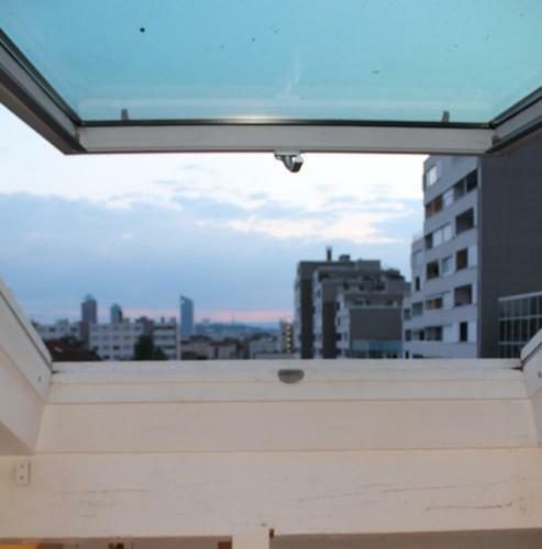 Charming Apartment In The Skyscraper District